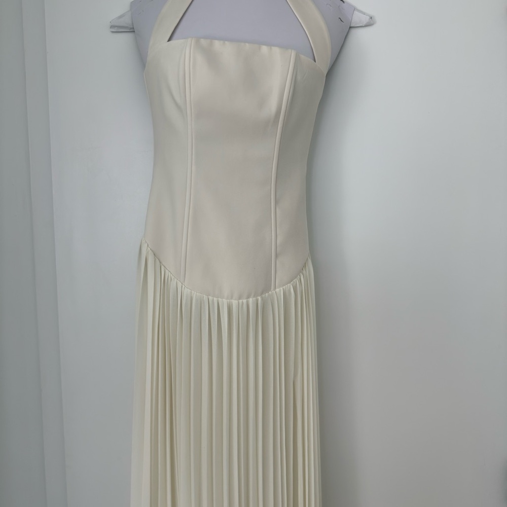 MESHKI Stacie Pleated Halter Maxi Dress - Picture 4 of 7